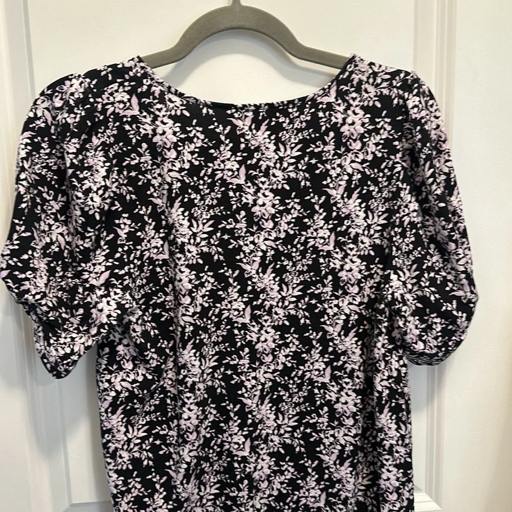 LOFT Knotted Puff Sleeve V-Neck Dress - Picture 8 of 9